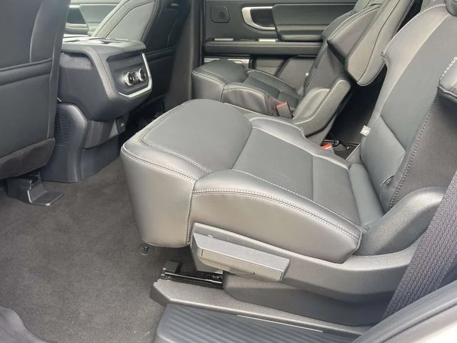 New 2026 Space Silver Metallic Ford Platinum image 8