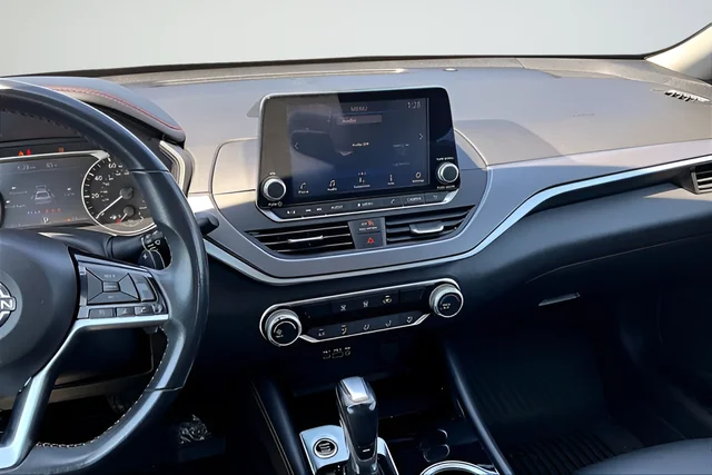 2024 Nissan Altima SR - Photo 9