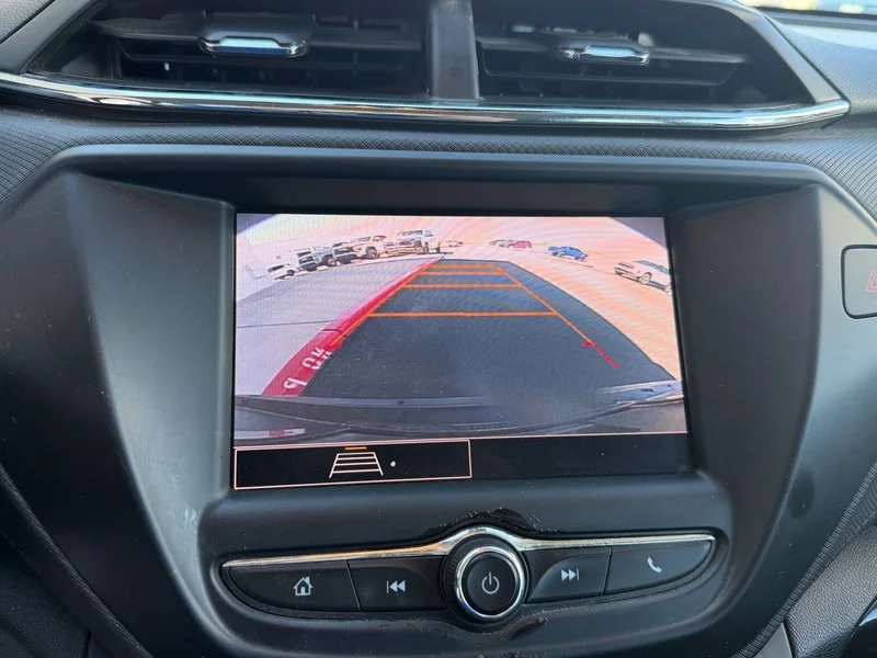 Used 2022 SUMMIT WHITE Chevrolet LS image 11