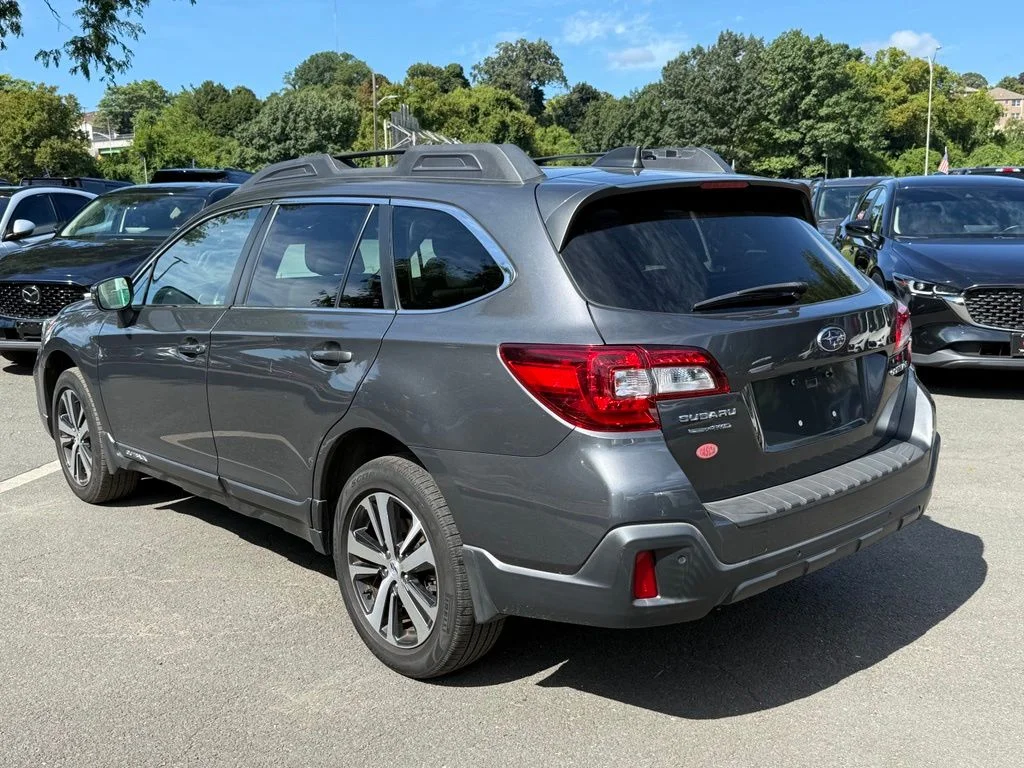 Used 2018 Magnetite Gray Metallic Subaru 2.5i image 7