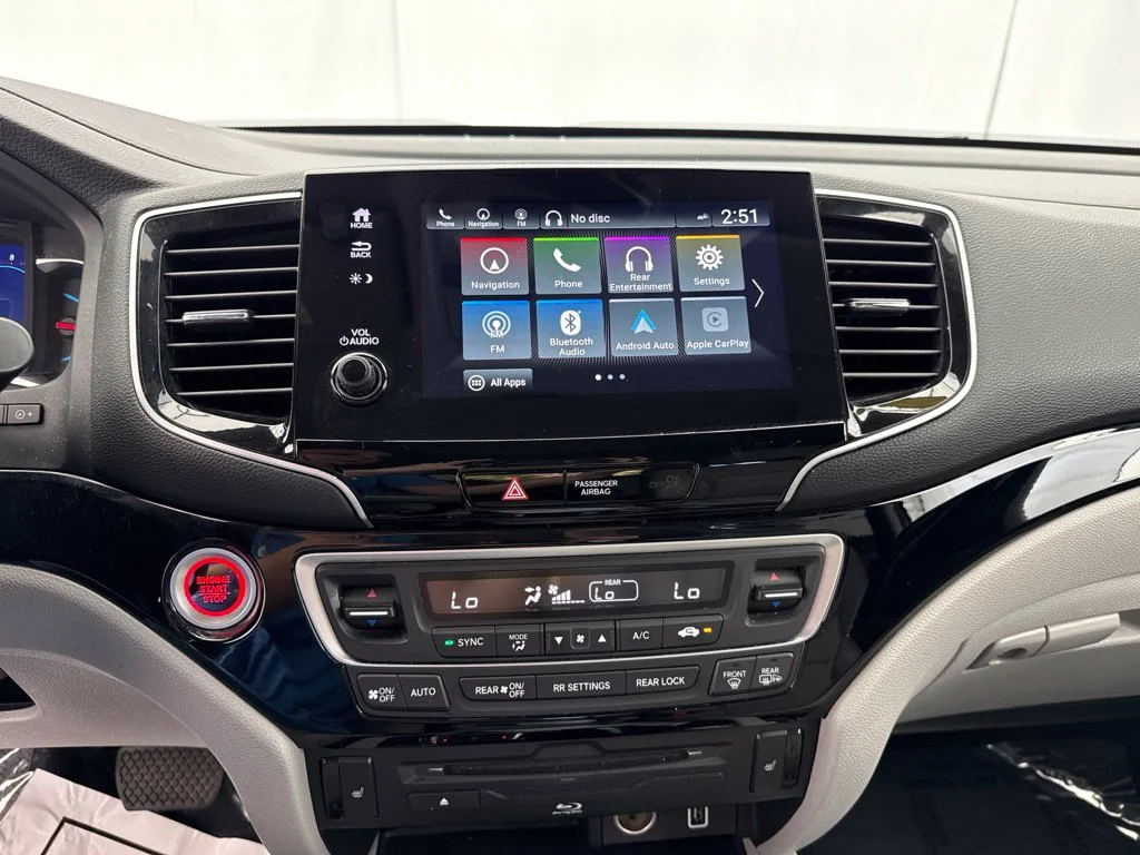 2022 Honda Pilot TOURING SUV Slide 23