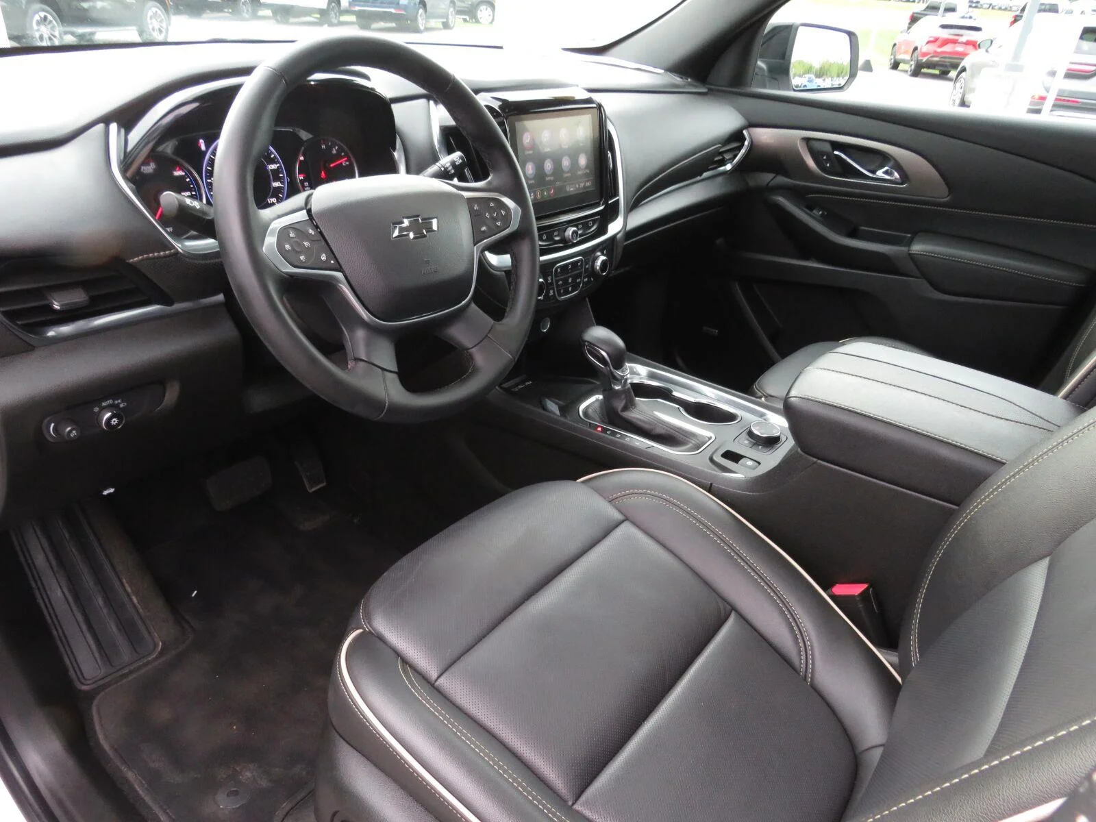 Used 2023 IRIDESCENT PEARL TRICOAT Chevrolet Premier image 22