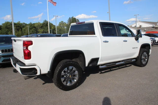 Used 2023 White Chevrolet LT image 27