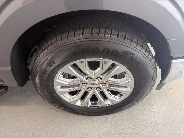 New 2026 Carbonized Gray Metallic Ford XLT image 21
