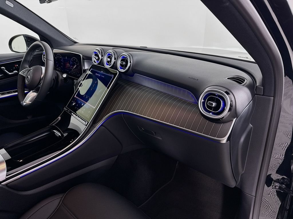 New 2026 Black Mercedes-Benz GLC 300 image 31