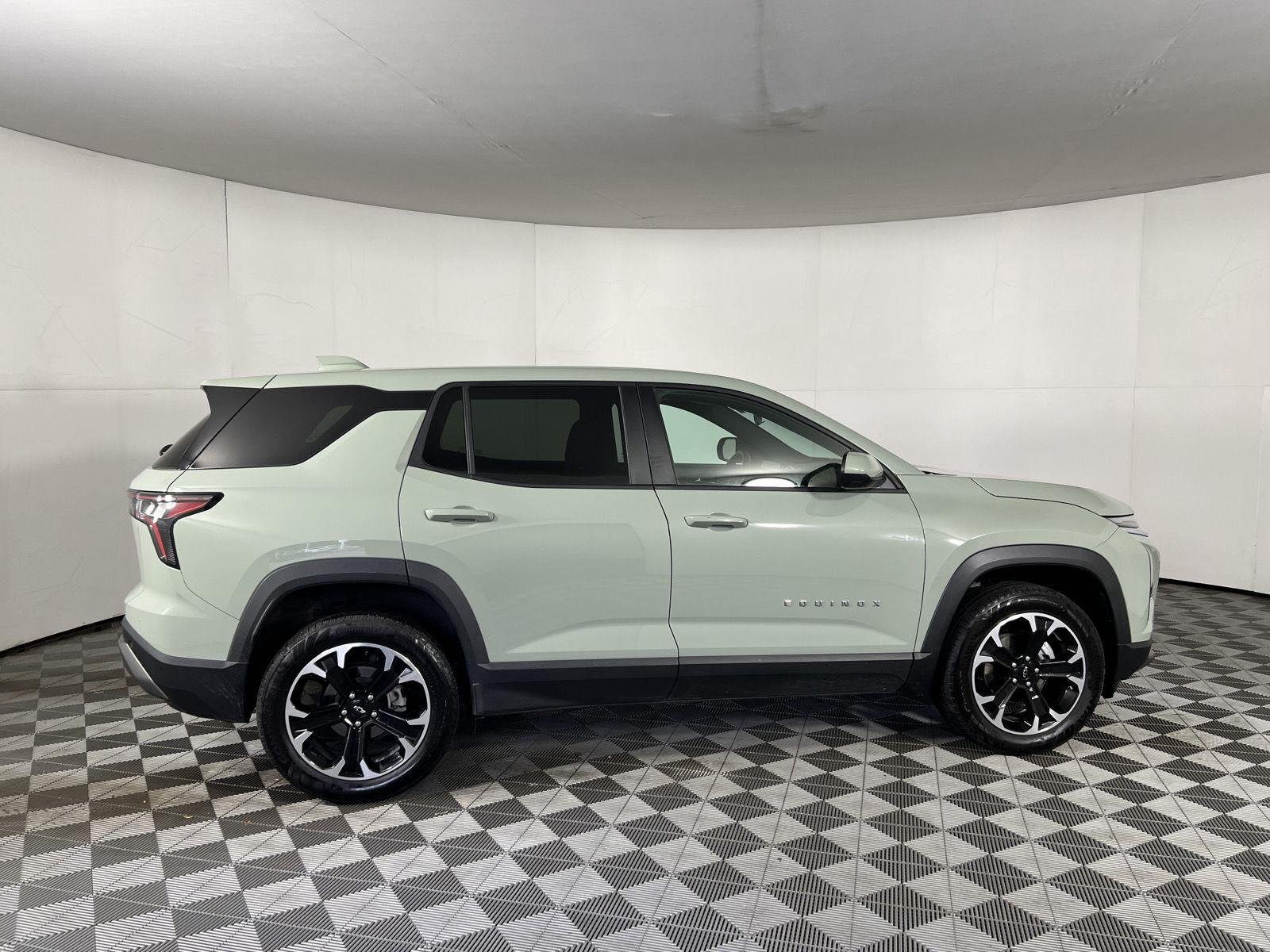 Used 2025 Cacti Green Chevrolet AWD LT image 6