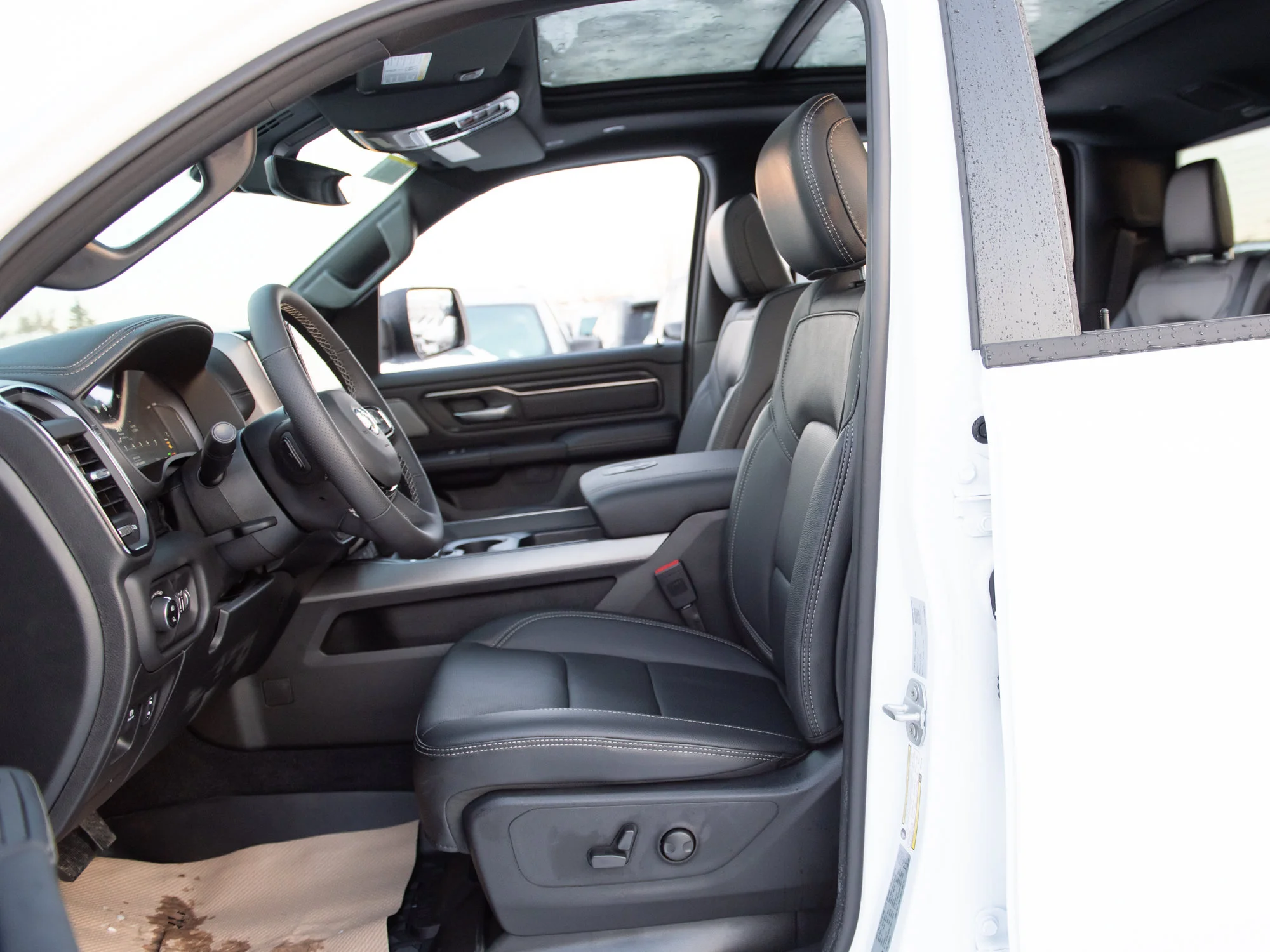 New 2026 White RAM Sport* HEMI V8 image 19