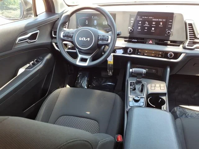 Used 2024 Fusion Black Kia LX image 4