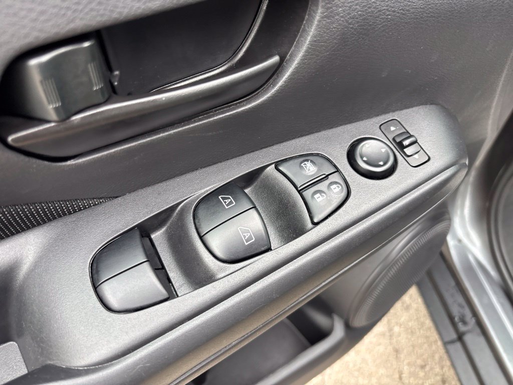 Used 2021 Gray Nissan S image 17