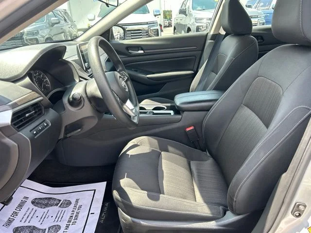 Used 2024 Silver Nissan 2.5 SV image 15