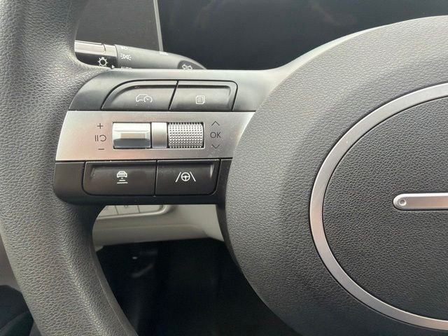 Used 2025 Red Hyundai SEL image 13