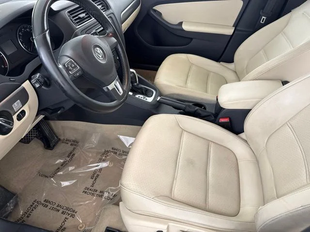 Used 2014  Volkswagen 2.0L TDI image 24