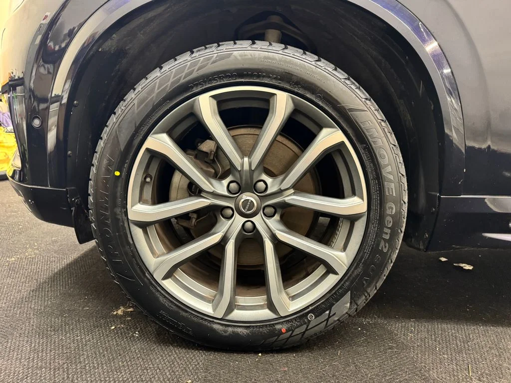Used 2019 Blue Volvo T5 Momentum image 12
