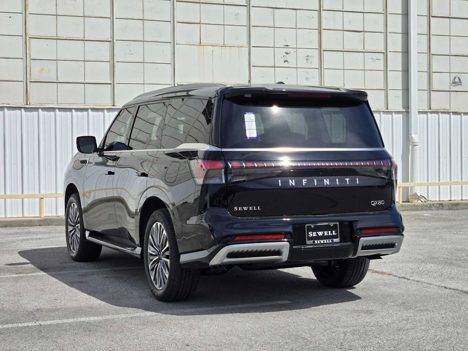 New 2026 BLACK OBSIDIAN INFINITI Luxe 2WD image 3