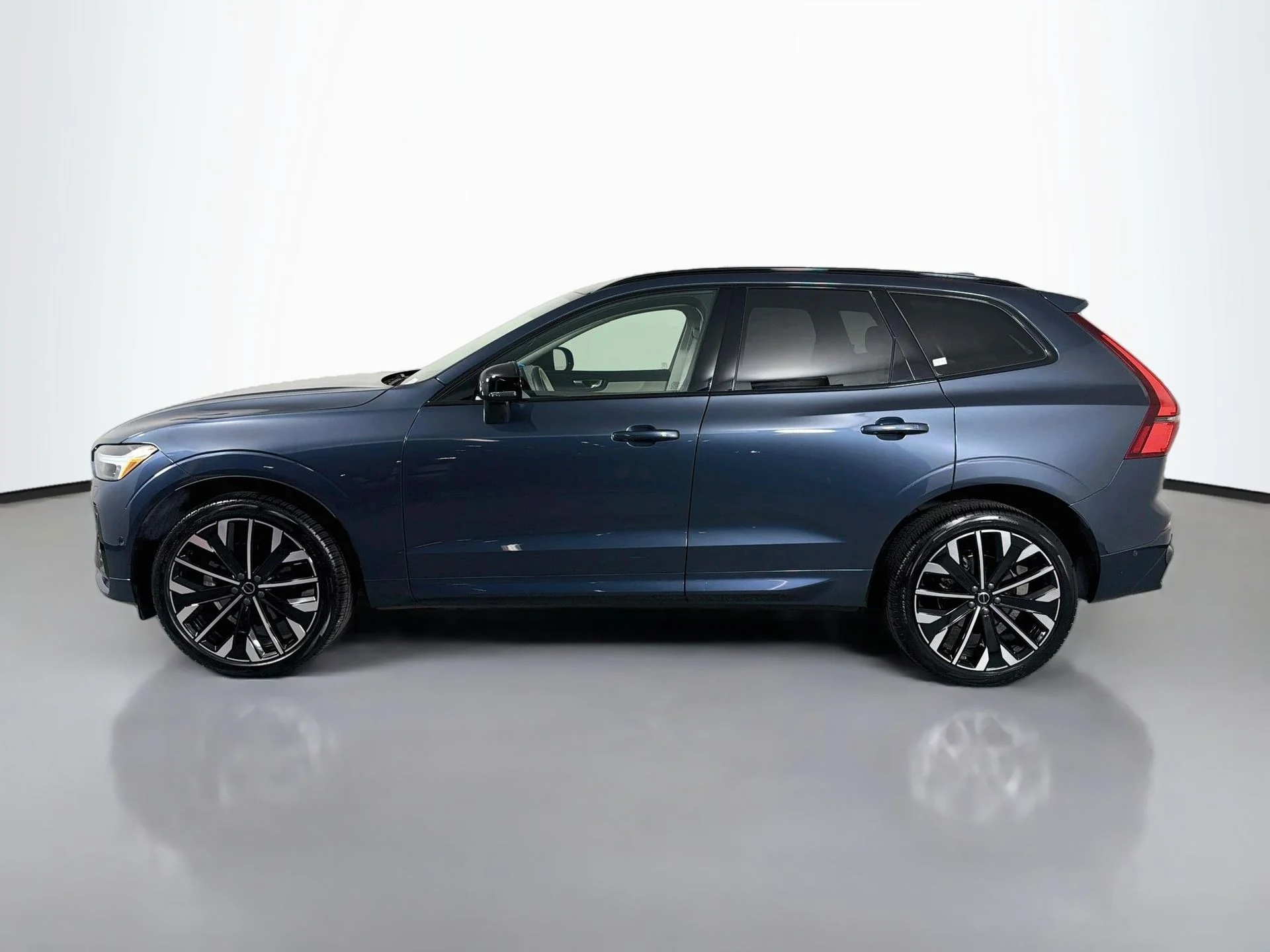 Certified Used 2026 Denim Blue Volvo Ultra image 9