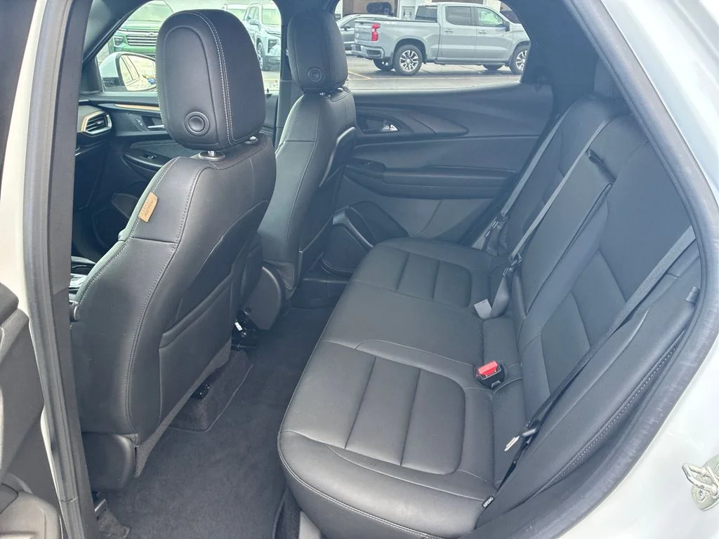 Used 2022 Summit White Chevrolet ACTIV image 20