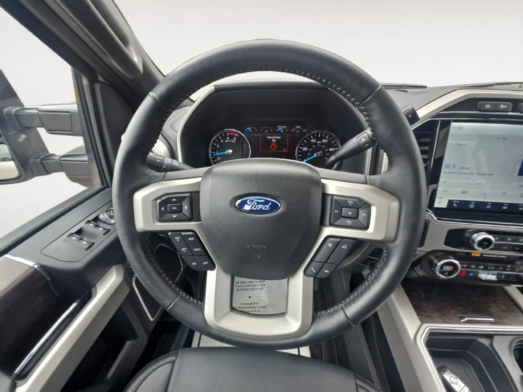 Used 2022 White Ford Lariat image 11