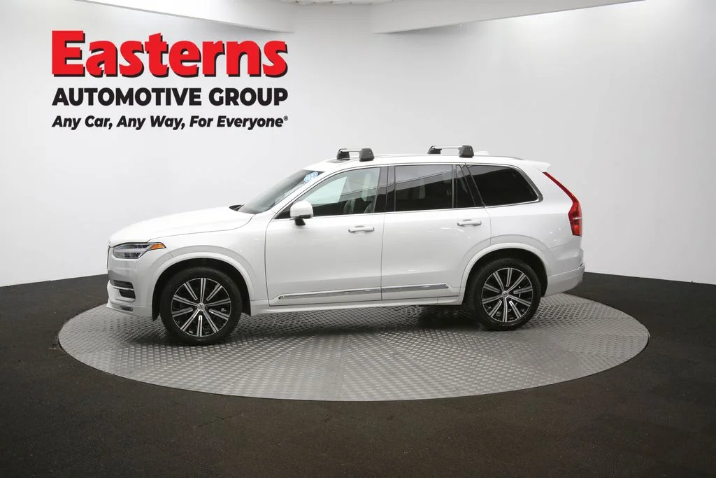 Used 2022 White Volvo T6 Inscription image 60