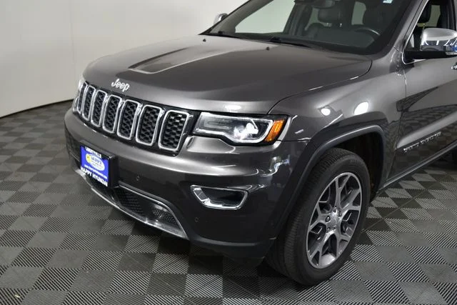 Used 2020 Gray Jeep Limited image 3