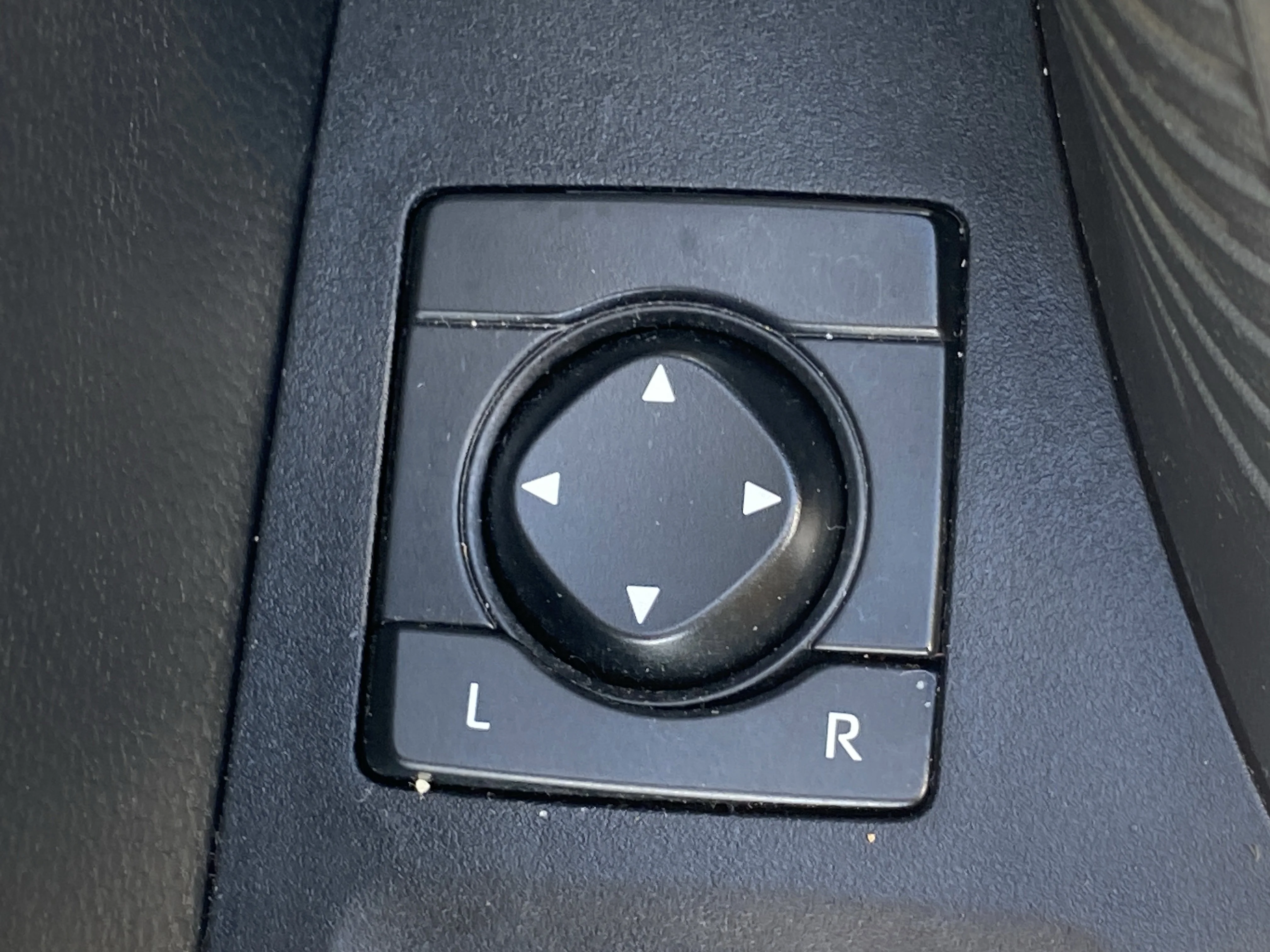Used 2021 Silver Toyota XLE image 13