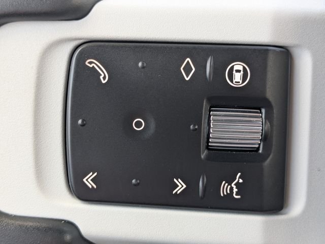 Used 2025  Land Rover X-Dynamic SE image 23