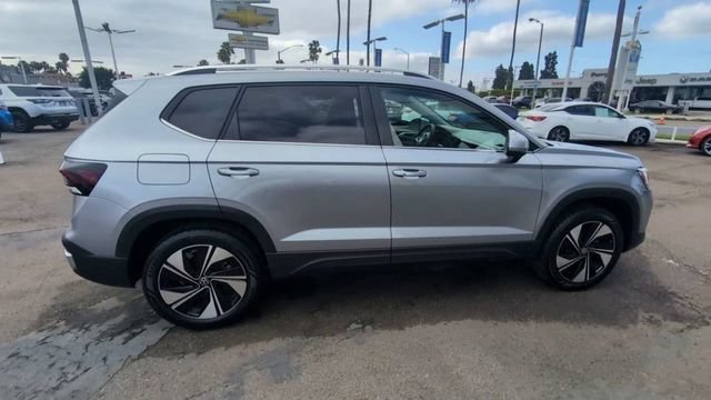 2025 Volkswagen Taos SE - Photo 9