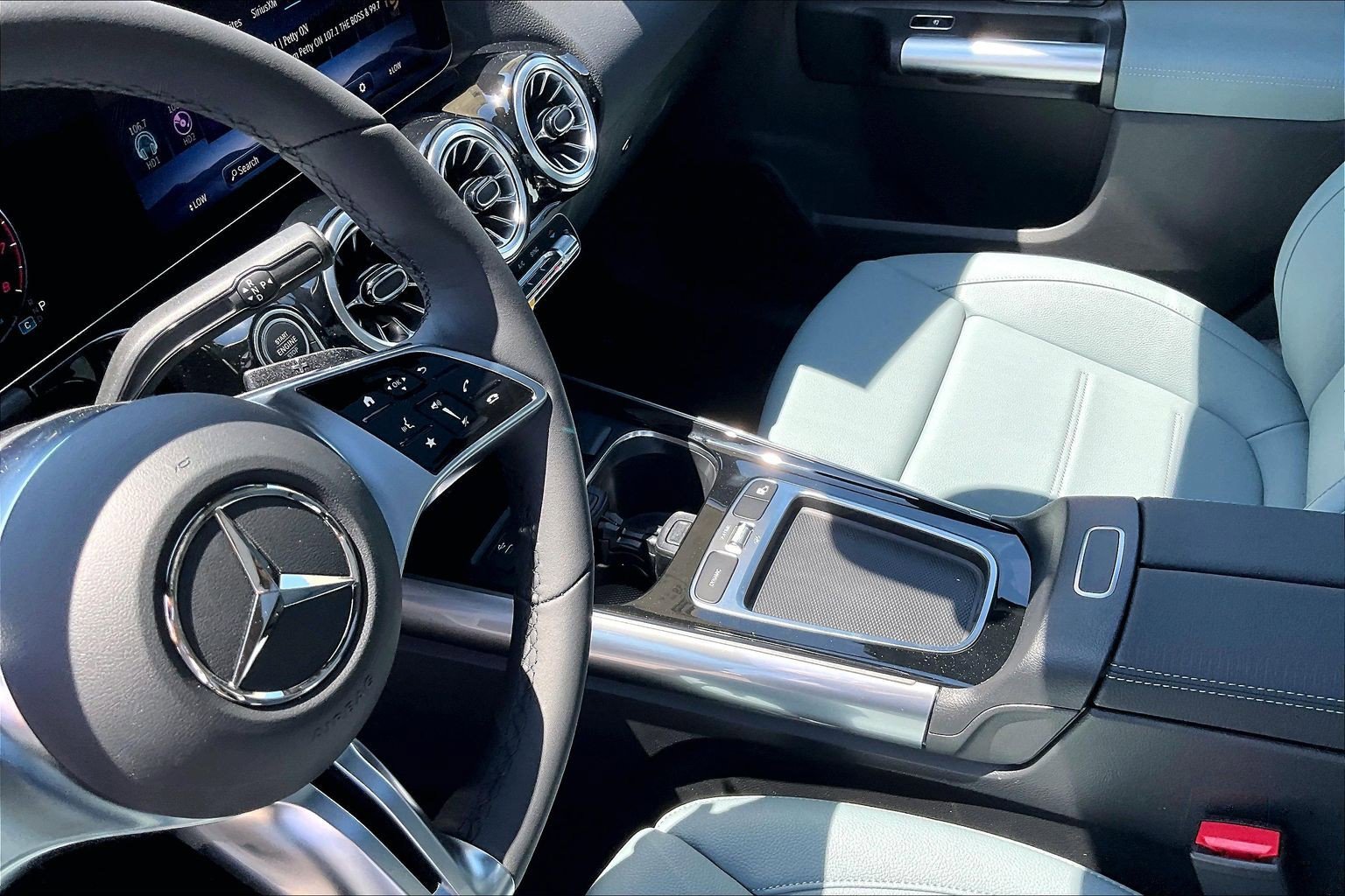 New 2026 Polar White Mercedes-Benz GLA 250 image 21