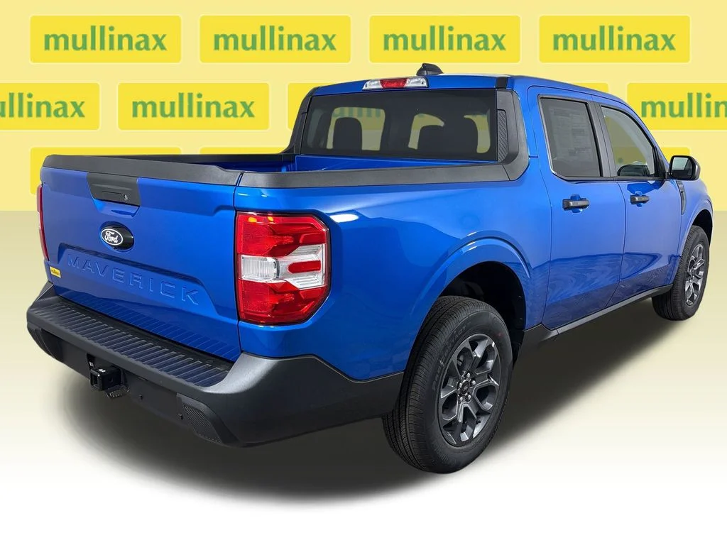 New 2026 Blue Ford XLT image 4