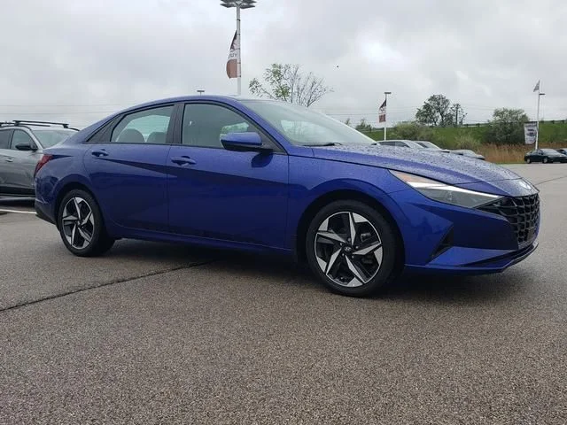 Used 2023 Blue Hyundai SEL image 3