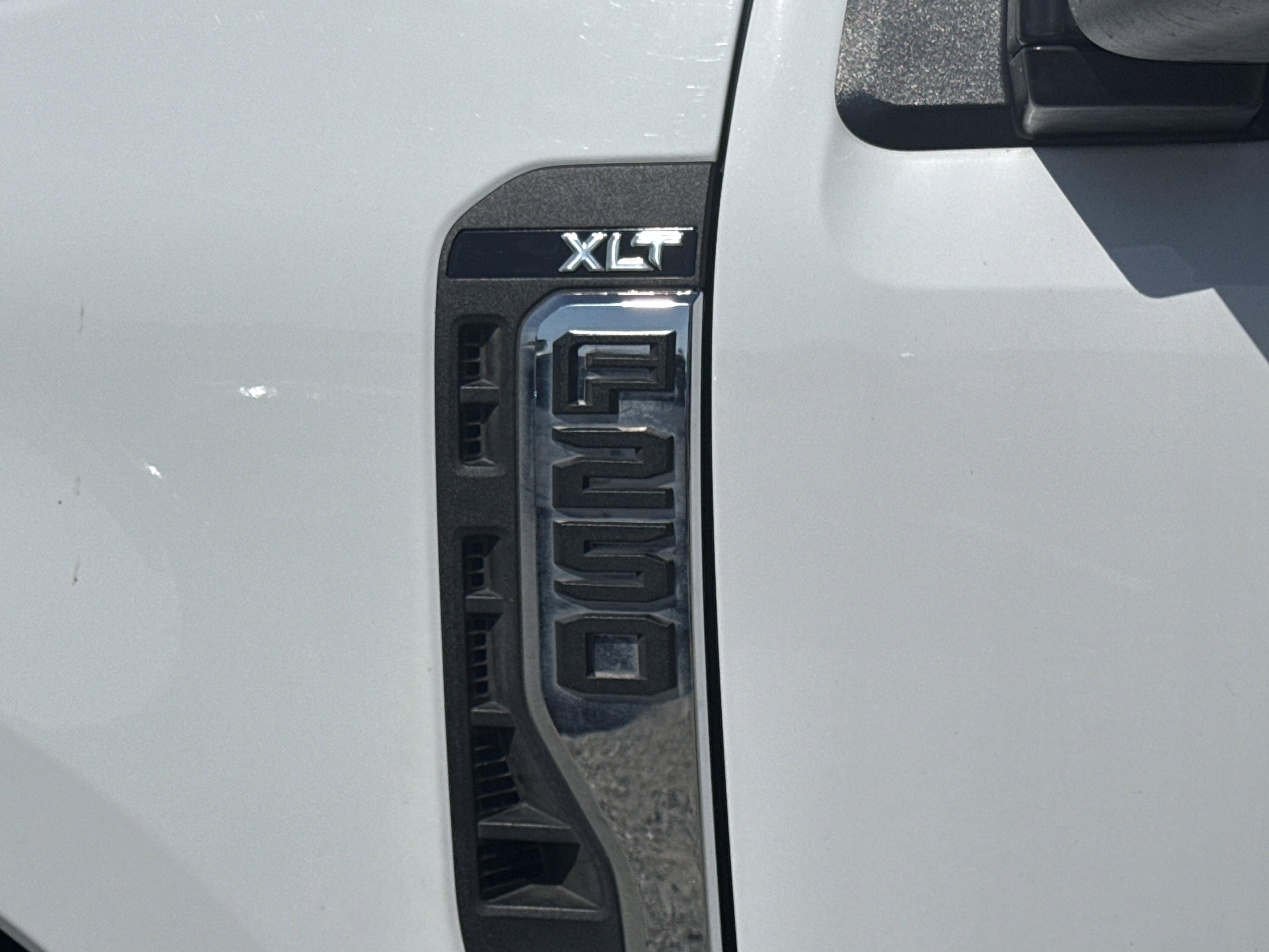 Used 2024 Oxford White Clearcoat Ford XLT 4WD image 5