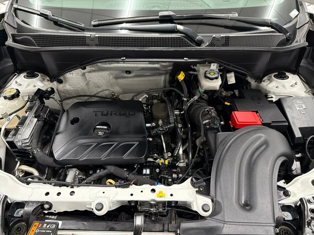Used 2020 White Buick Essence image 35