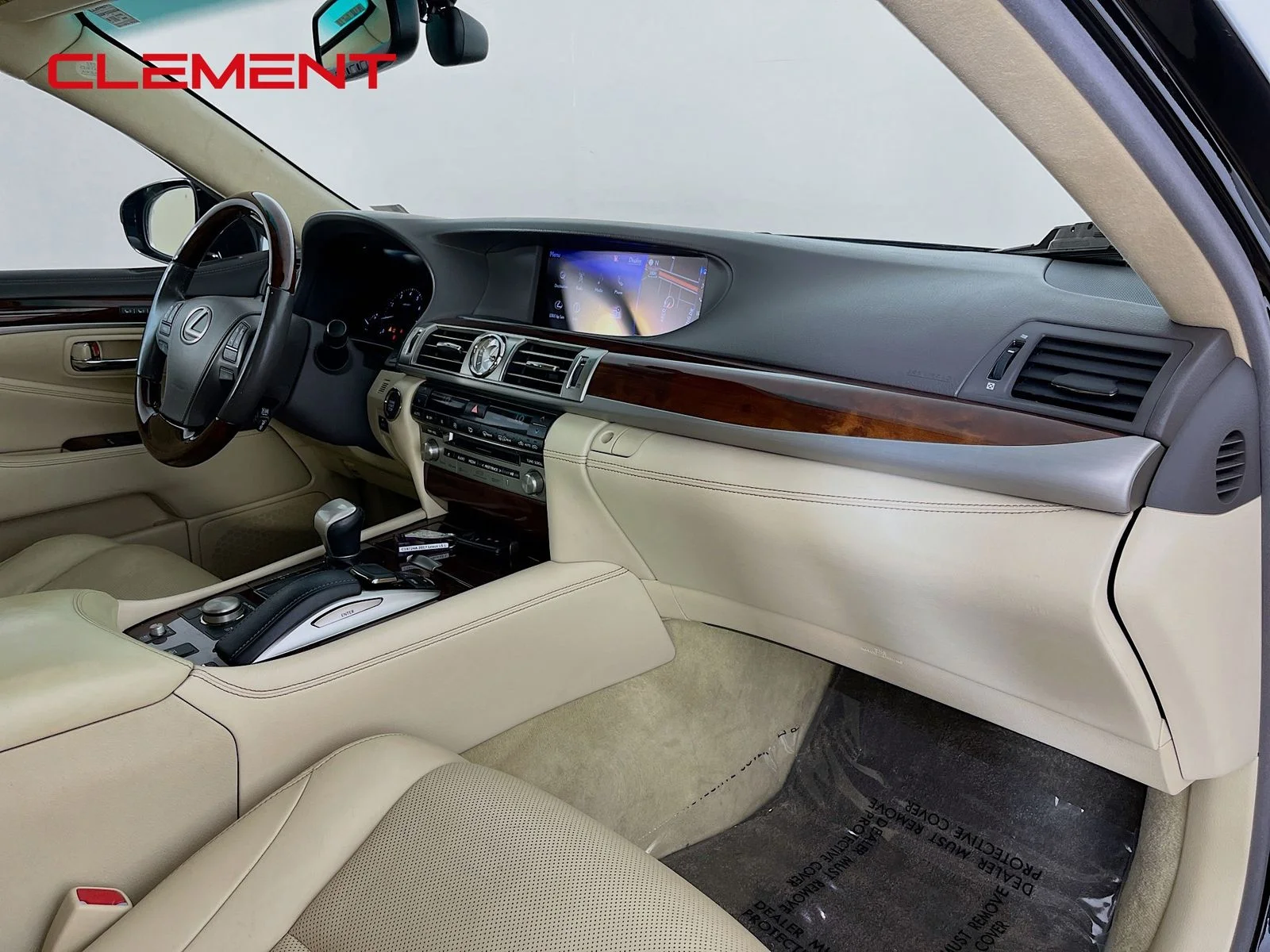 Used 2017 Black Lexus 460 image 37