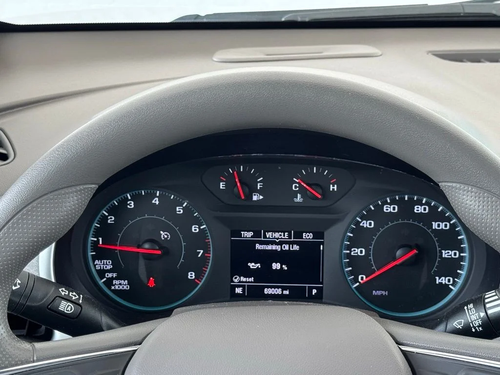 Used 2024 Summit White Chevrolet LS image 28
