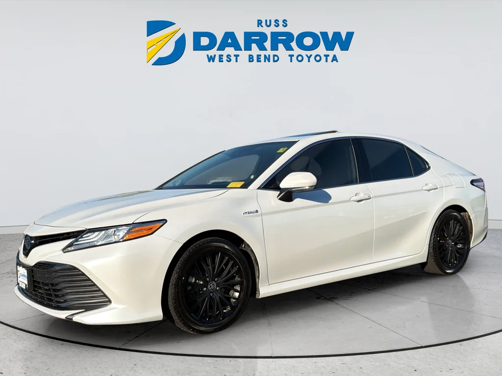 Used 2020 Beige Toyota XLE image 1