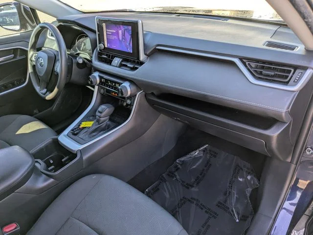 Used 2023  Toyota XLE image 10