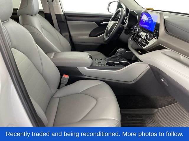 Used 2025 Beige Toyota XLE image 13