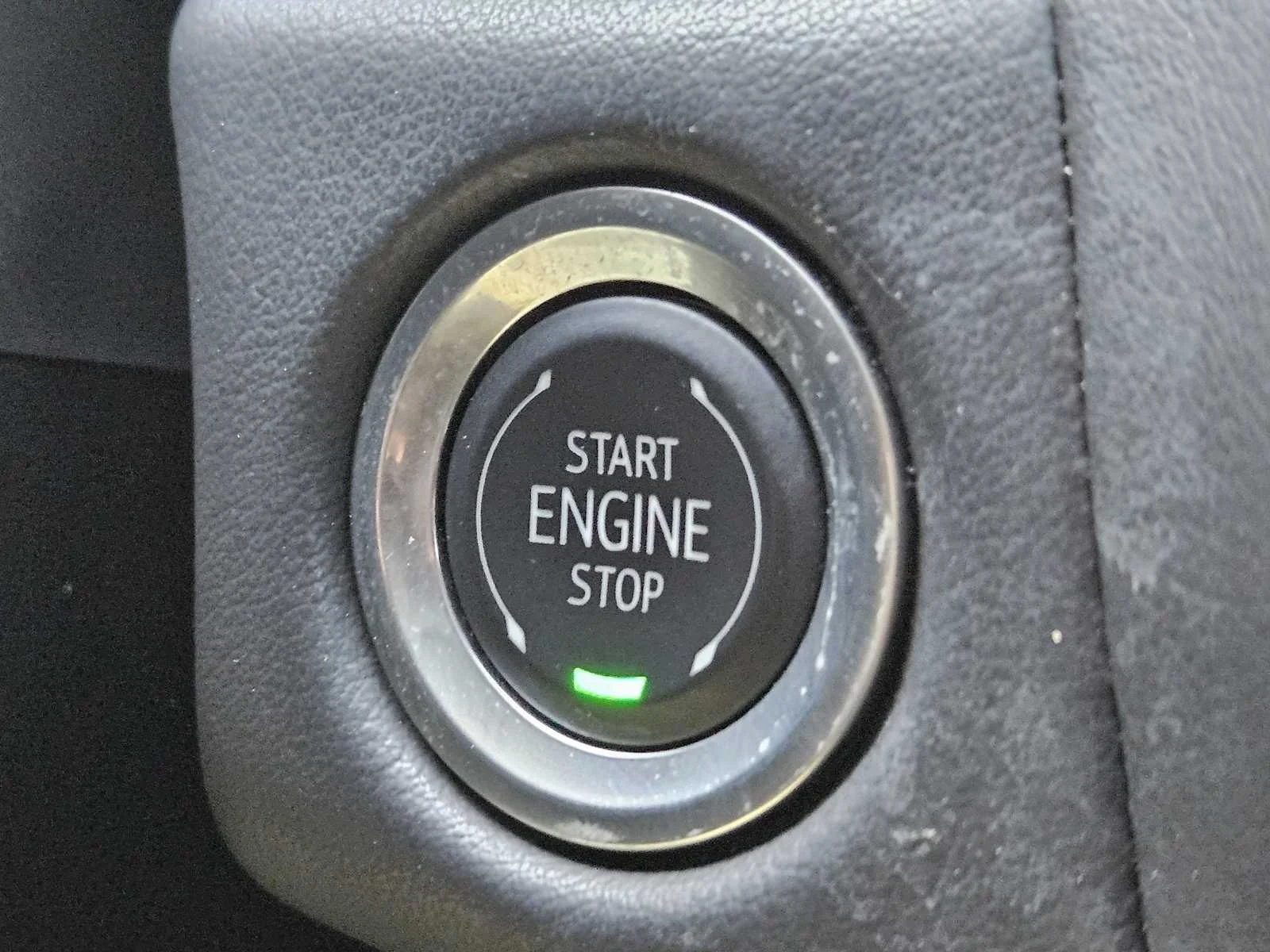 Used 2024 Summit White Chevrolet RST image 15
