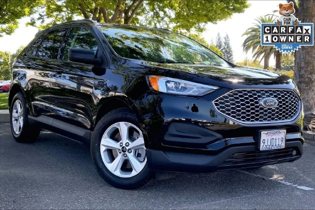 Used 2023 Black Metallic Ford SE image 2