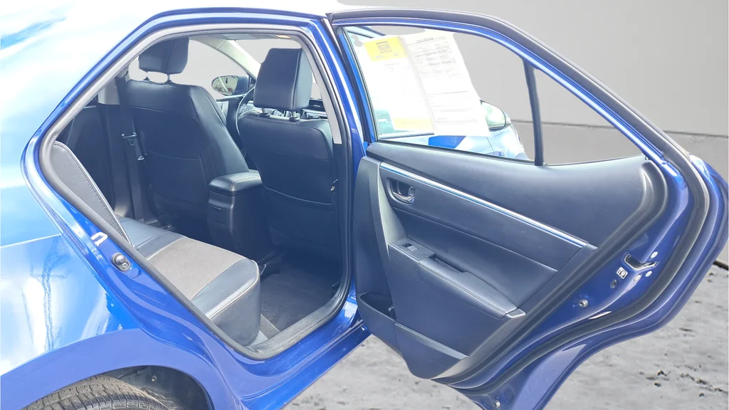 Used 2016 Blue Toyota S image 8