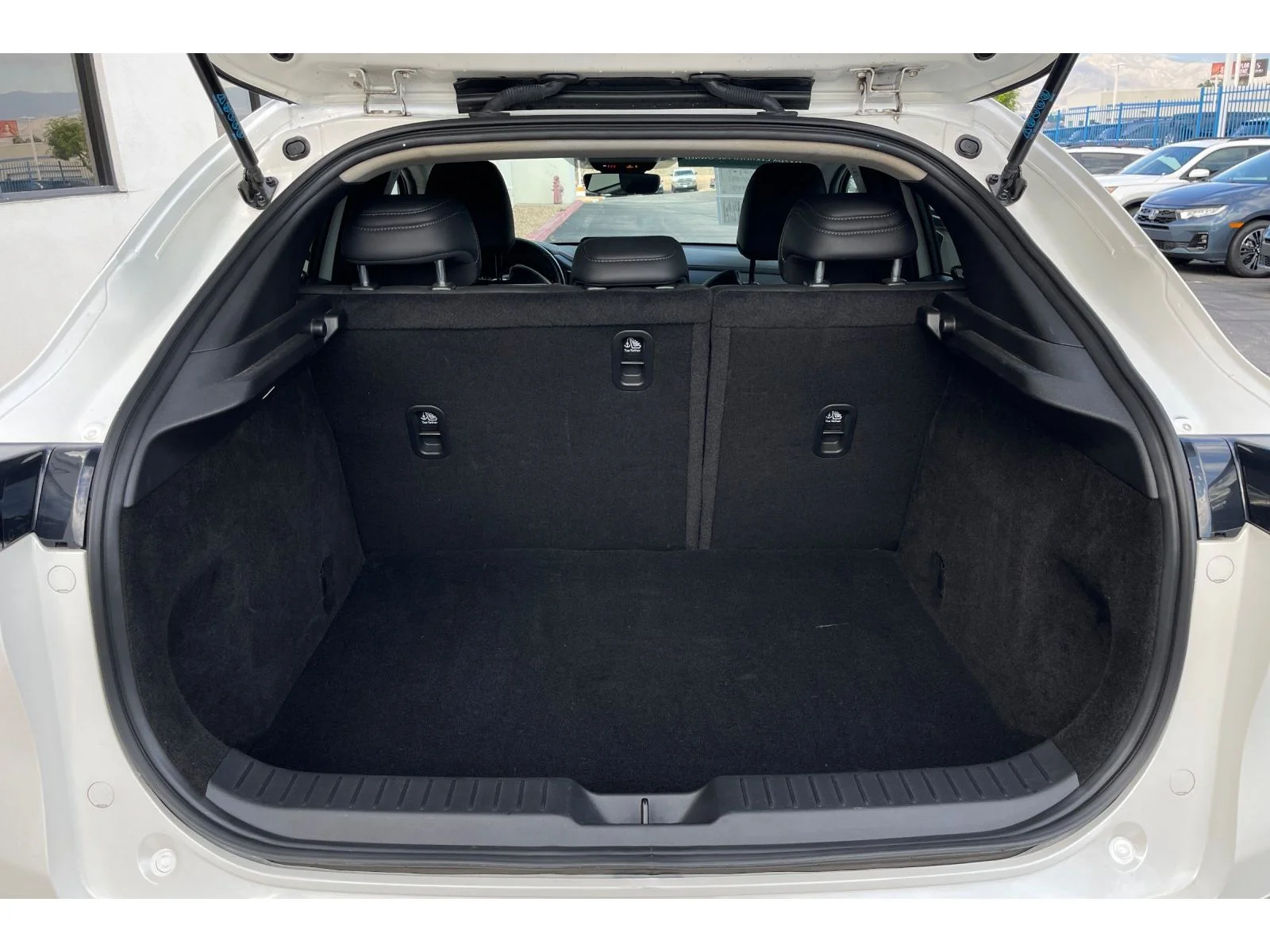 Used 2023 SNOWFLAKE WHITE P Mazda 2.5 S Select Package image 18