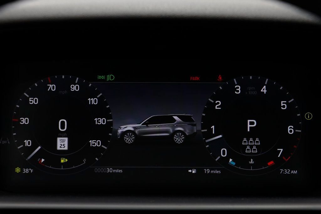 New 2025 Eiger Grey LAND ROVER S image 9
