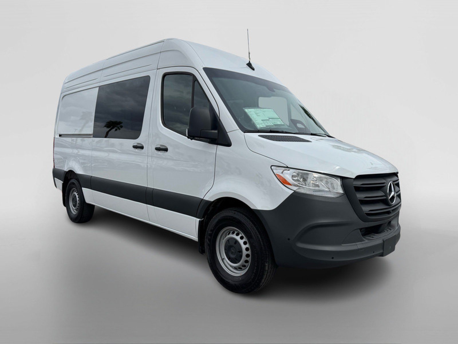 New 2026 Arctic+White Mercedes-Benz DCVS2S image 7