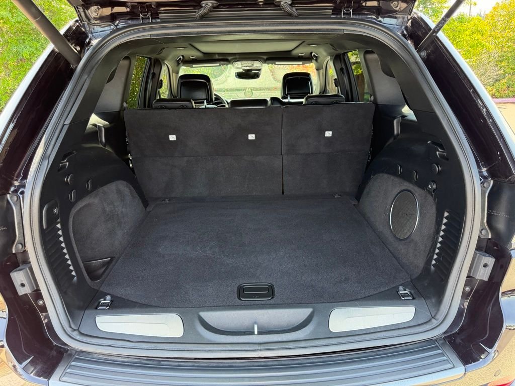 Used 2018 Sangria Metallic Clearcoat Jeep Overland image 10