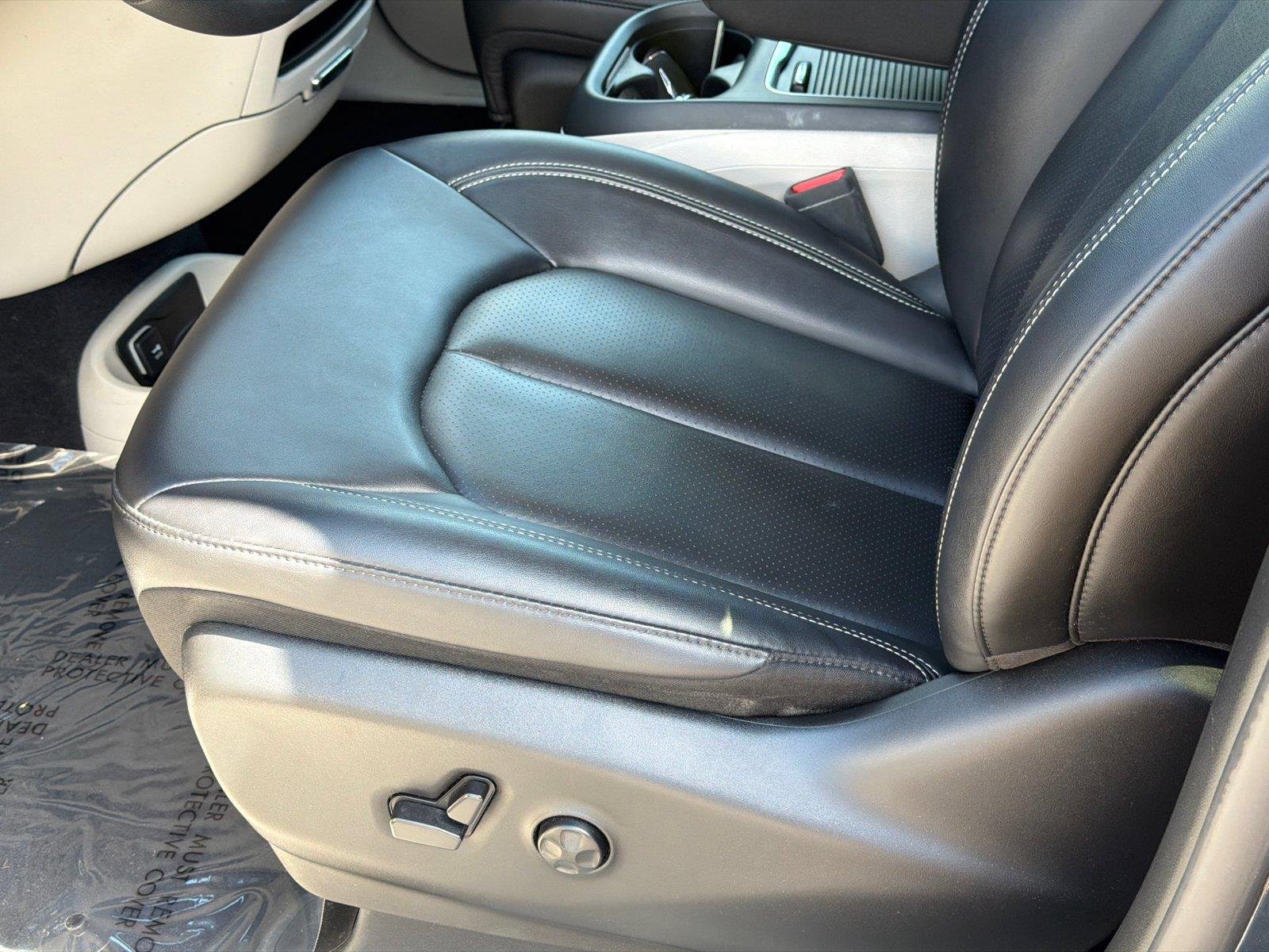 Used 2024 Fathom Blue Pearlcoat Chrysler Touring L image 37