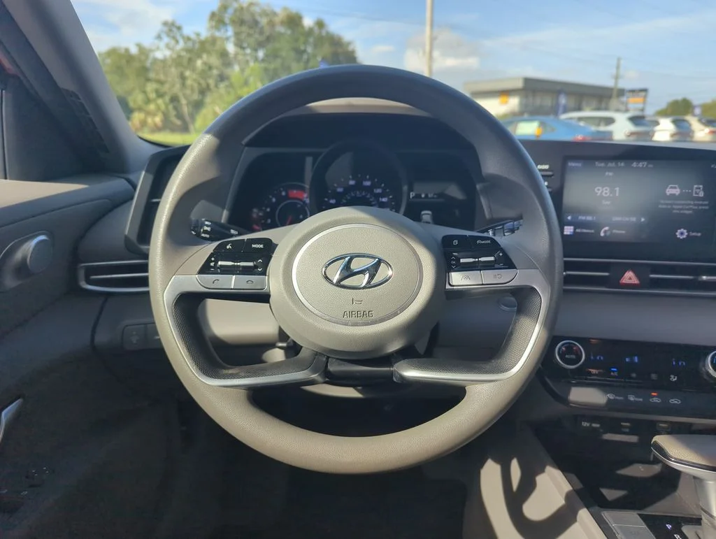Used 2023 Red Hyundai SEL image 17
