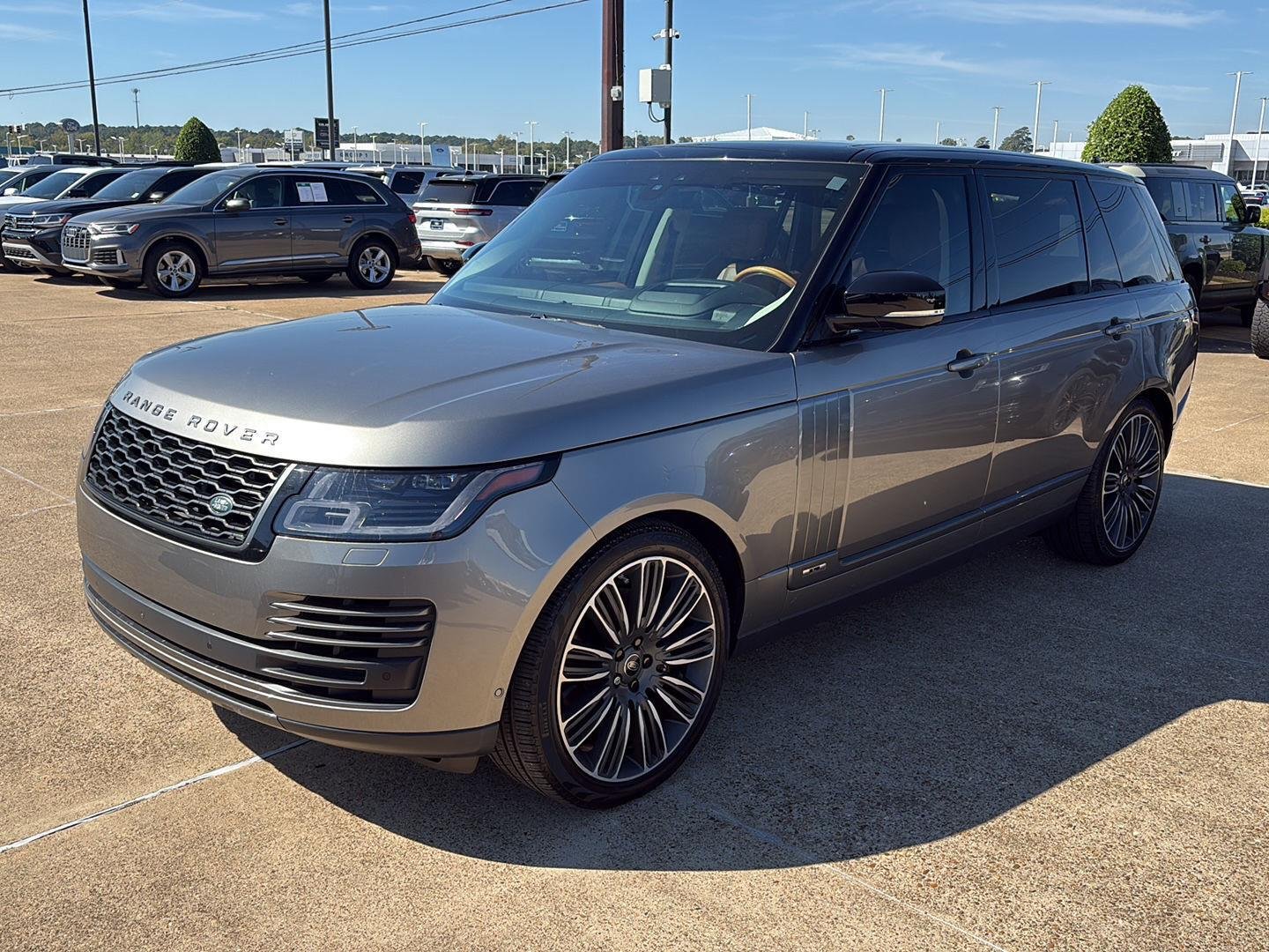 Used 2019 Silicon Silver Premium Metallic Land Rover Autobiography image 1