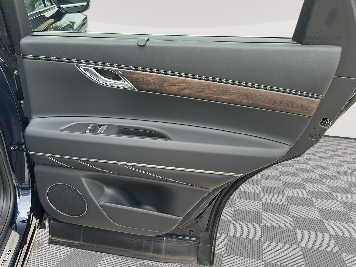 New 2026 Capri Blue Genesis 2.5T Select image 23