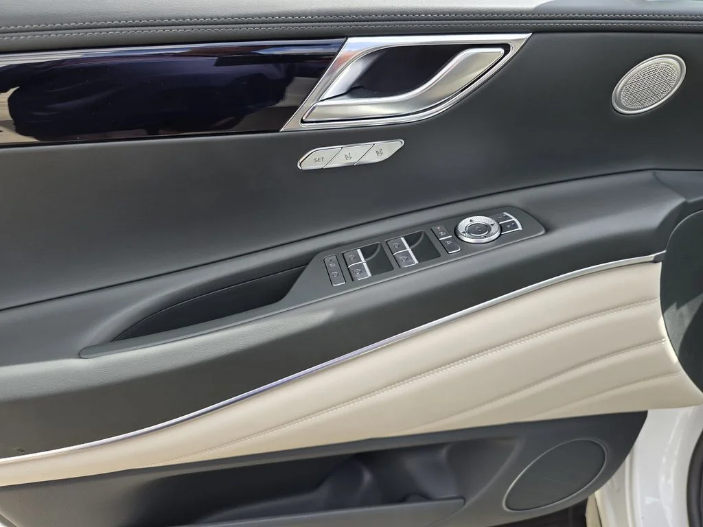 New 2026 White Genesis 2.5T image 15