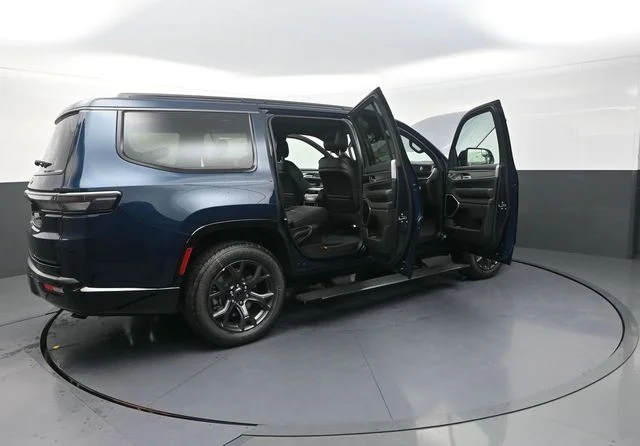 New 2026 Fathom Blue Pearl-Coat Exterior Paint Jeep Limited Altitude image 36
