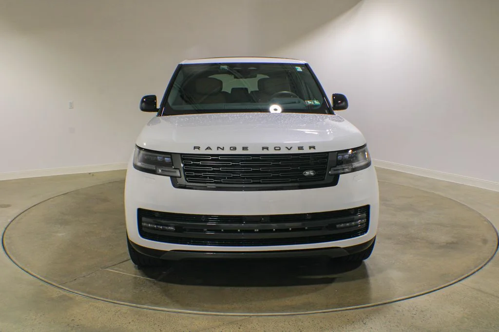 Used 2026 Ostuni Pearl White Premium Metallic Land Rover Autobiography image 8